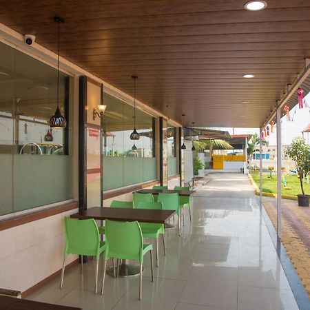 Hotel Rajratna Executive Supe ภายนอก รูปภาพ