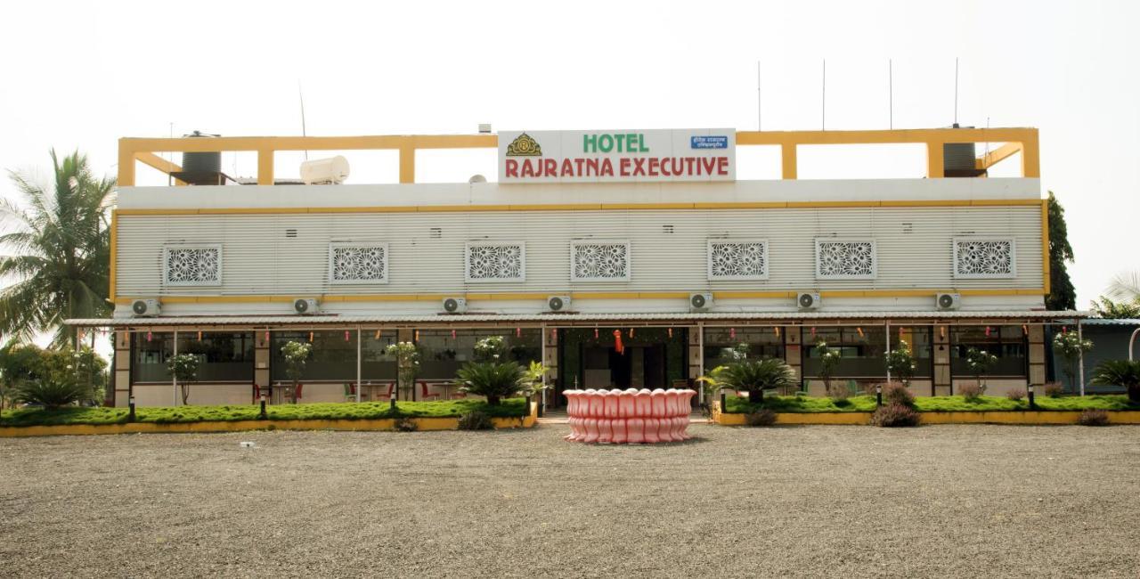 Hotel Rajratna Executive Supe ภายนอก รูปภาพ