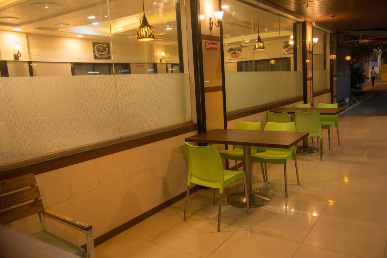 Hotel Rajratna Executive Supe ภายนอก รูปภาพ